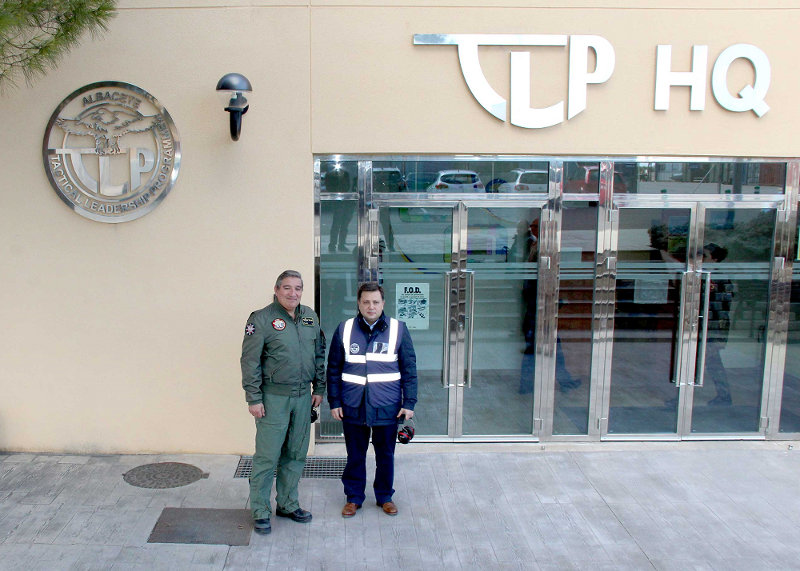 The Mayor of Albacete, Manuel Serrano López, visited the Tactical Leadership Programme on the 21st February 2018, on occasion of the Flying Course FC 2018-1 currently underway in Albacete Air Base. The Major visited the TLP HQ, Hangar and Ramp with the unique opportunity to be first-hand informed about the activity and missions of the TLP Flying Course as well as the significant social-economic impact on the city, through the creation of direct and indirect jobs during since TLP is placed in Albacete.