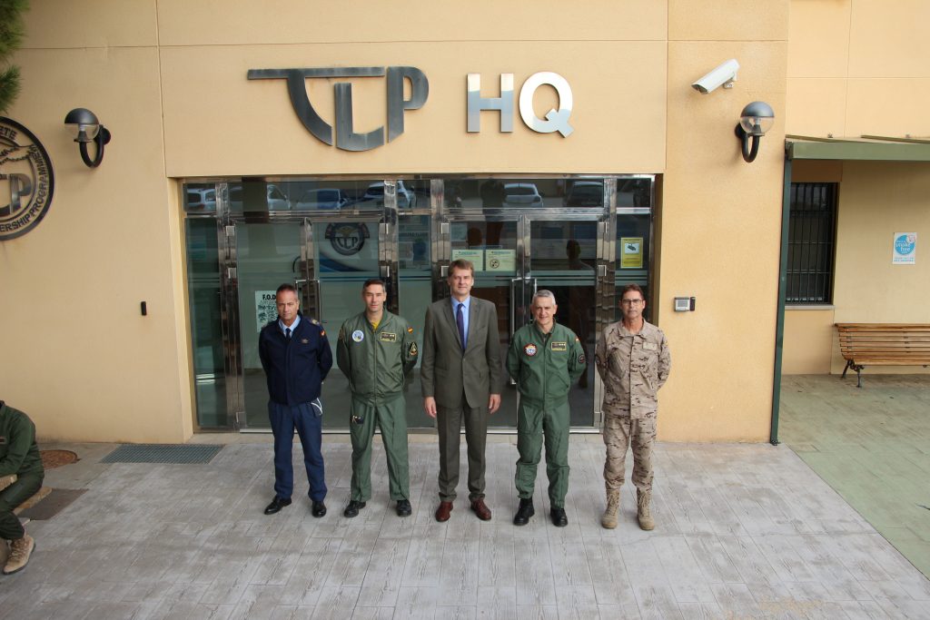 BRITISH MAJESTY’S AMBASSADOR TO SPAIN, HIS EXCELLENCY HUGH ELLIOTT VISITS TACTICAL LEADERSHIP PROGRAMME